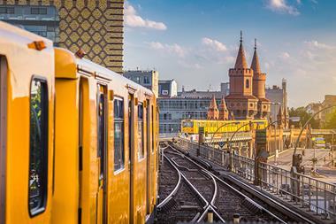 Panoramic,View,Of,Berliner,U-bahn,With,Oberbaum,Bridge,In,The