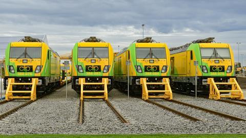 Clip 4 locomotives