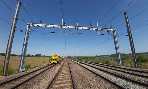 Previous overhead line equipment in place (1)