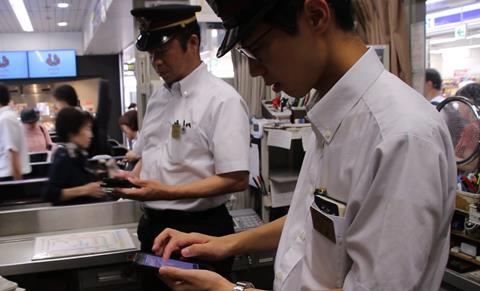 Hankyu staff using the Passenger Assistance platform