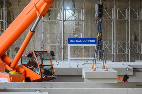 66711b3aa24140e388fb54e42f98993f